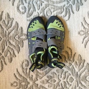 LaSportiva Rock Climbing shoes. WORN ONCE.